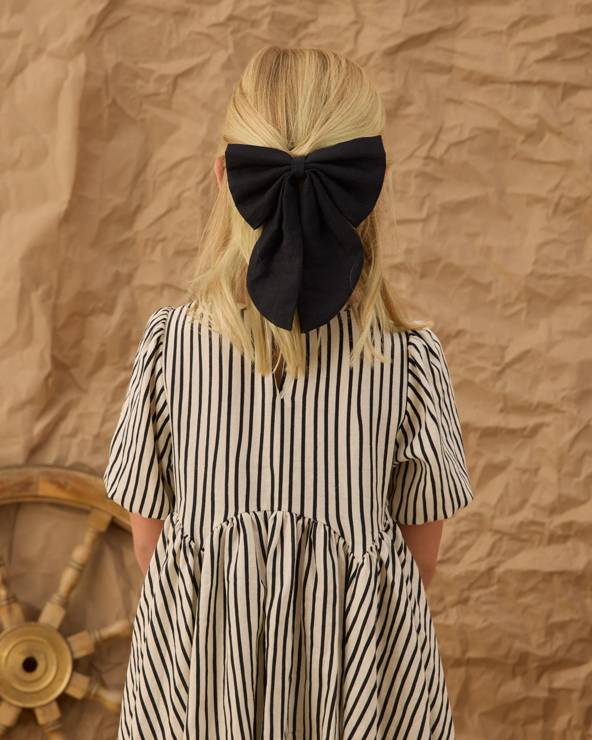 Oversized Bow Black - Image 2