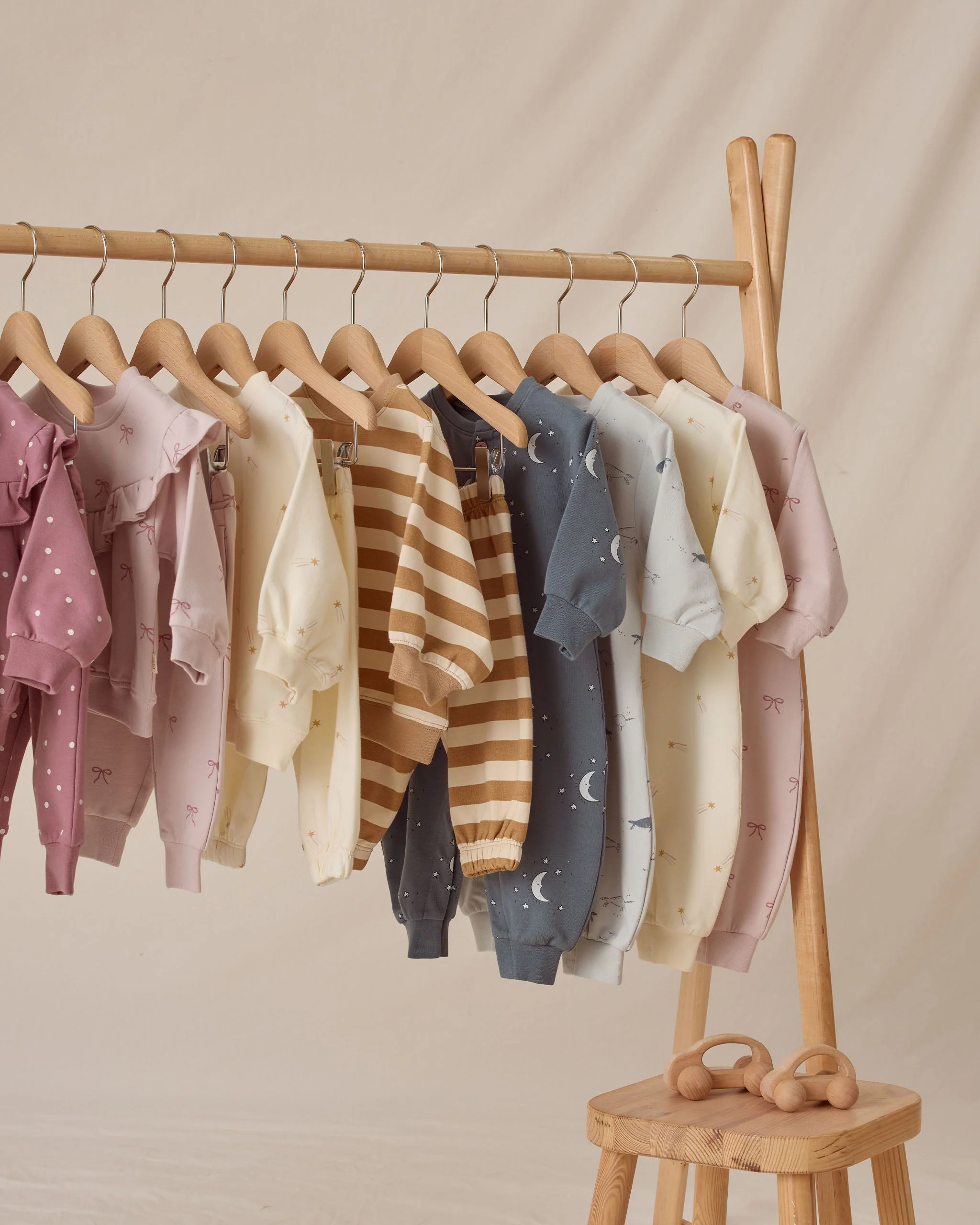 Relaxed Fleece Sweatpant || Bows - Image 3