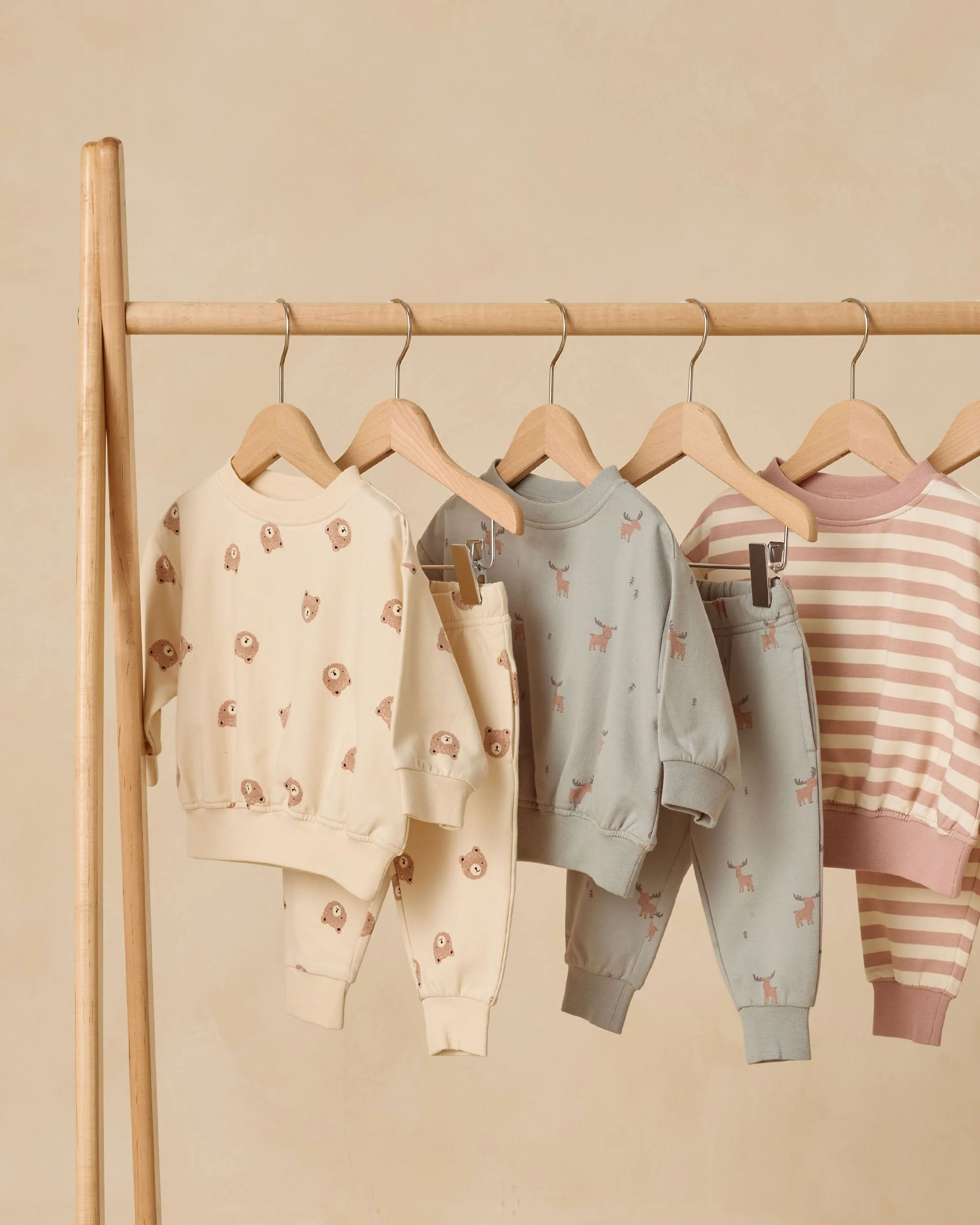 Relaxed Sweatshirt || Brown Bear - Image 5